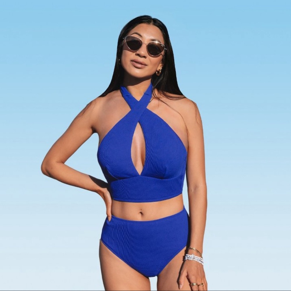 NWT Cupshe Women's High Waisted Halter Back Self
Tie Bikini Set - L